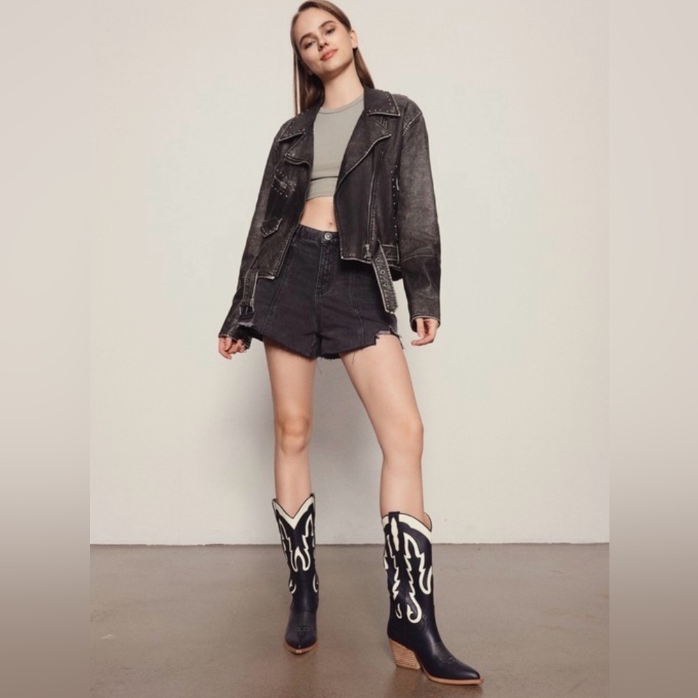 Miracle Miles Black Cream Faux Leather Western Boots - Picture 2 of 3
